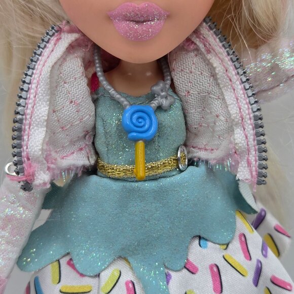 Bratz Sweet Style Cloe Doll With Extra Pants & Jacket - Picture 5 of 7